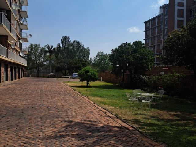3 Bedroom Apartment / Flat For Sale in Rietfontein