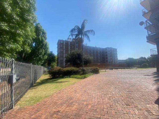 3 Bedroom Apartment / Flat For Sale in Rietfontein