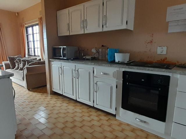 3 Bedroom Apartment / Flat For Sale in Woodgrange