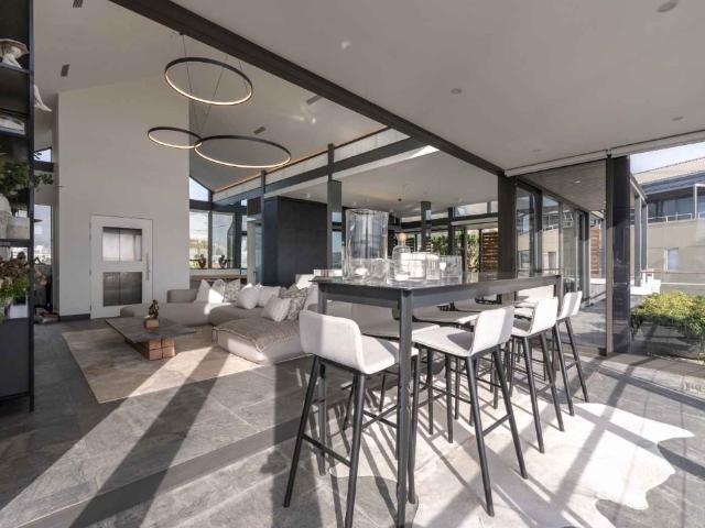 3 Bedroom Apartment / Flat For Sale in Waterfront