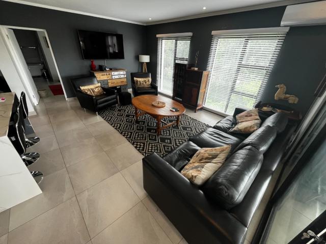 3 Bedroom Apartment / Flat For Sale in Waterkloof