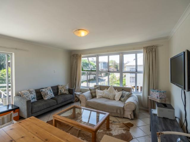 3 Bedroom Apartment / Flat For Sale in West Hill
