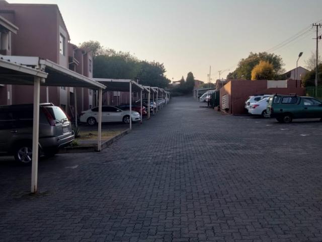 3 Bedroom Apartment / Flat For Sale in Winchester Hills