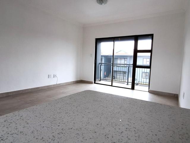 3 Bedroom Apartment / Flat For Sale in Trenance Manor