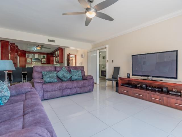 3 Bedroom Apartment / Flat For Sale in Umhlanga Central