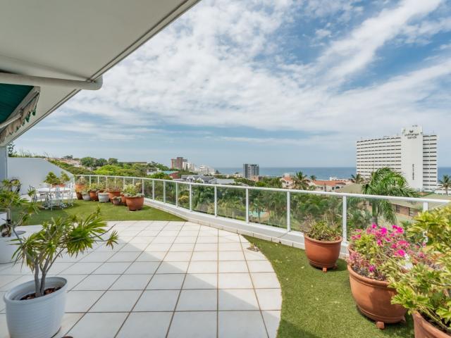 3 Bedroom Apartment / Flat For Sale in Umhlanga Central