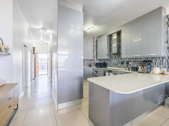 3 Bedroom Apartment / Flat For Sale in Umhlanga Ridge