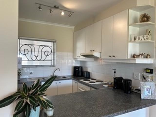 3 Bedroom Apartment / Flat To Rent in Tokai