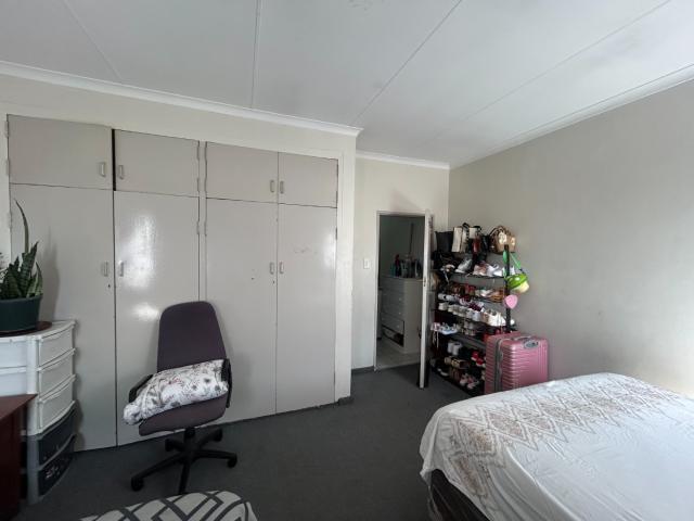 3 Bedroom Apartment / Flat To Rent in Waterkloof Glen