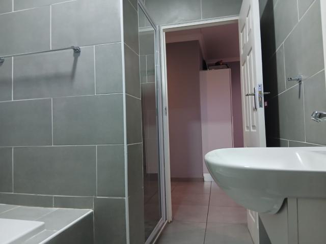 3 Bedroom Apartment / Flat To Rent in Winterstrand