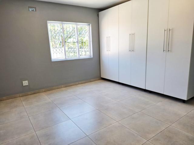 3 Bedroom Apartment / Flat To Rent in Athlone Park