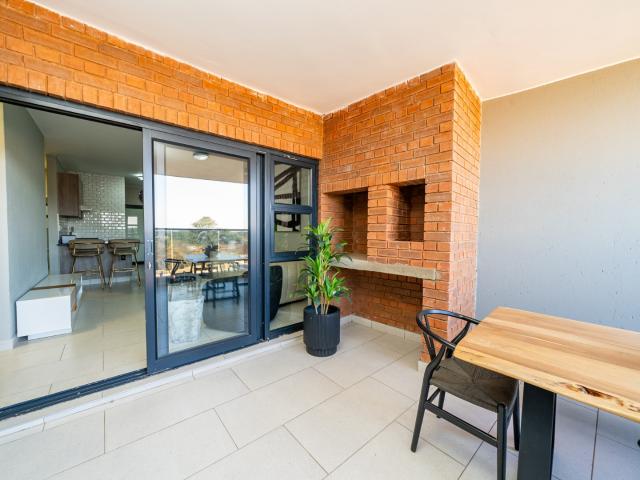 3 Bedroom Apartment / Flat To Rent in Bartlett