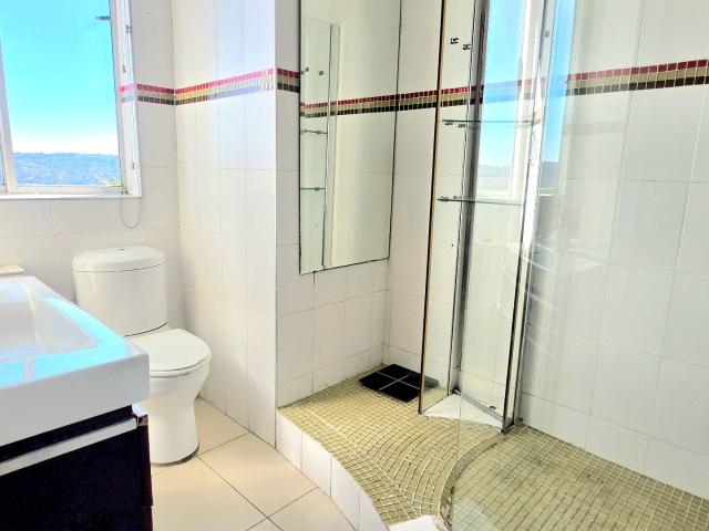 3 Bedroom Apartment / Flat To Rent in Bedford Gardens