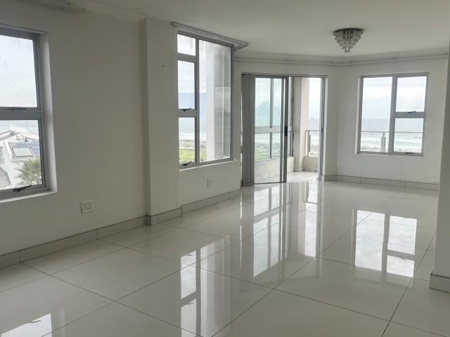 3 Bedroom Apartment / Flat To Rent in Bloubergrant