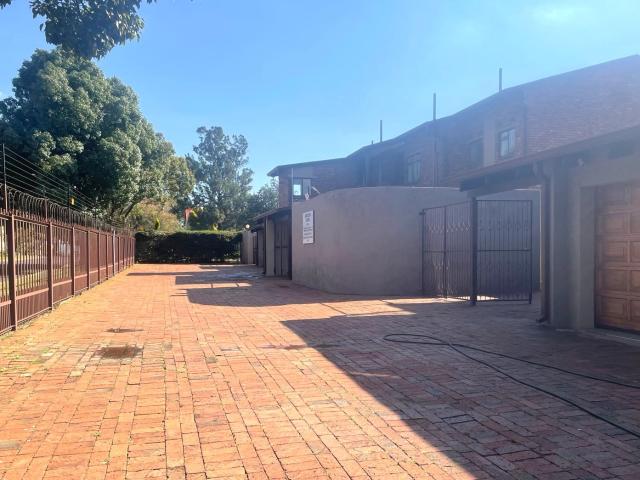 3 Bedroom Apartment / Flat To Rent in Brackenhurst