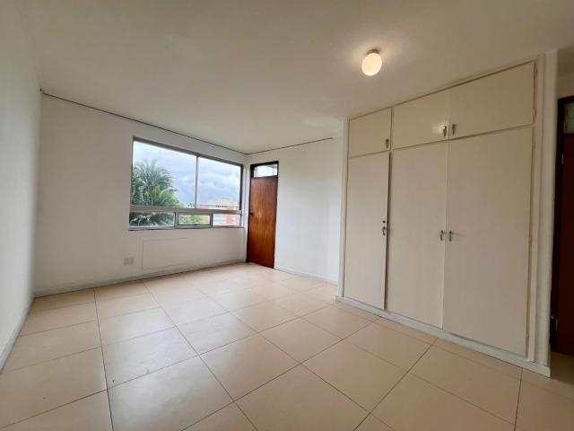 3 Bedroom Apartment / Flat To Rent in Essenwood