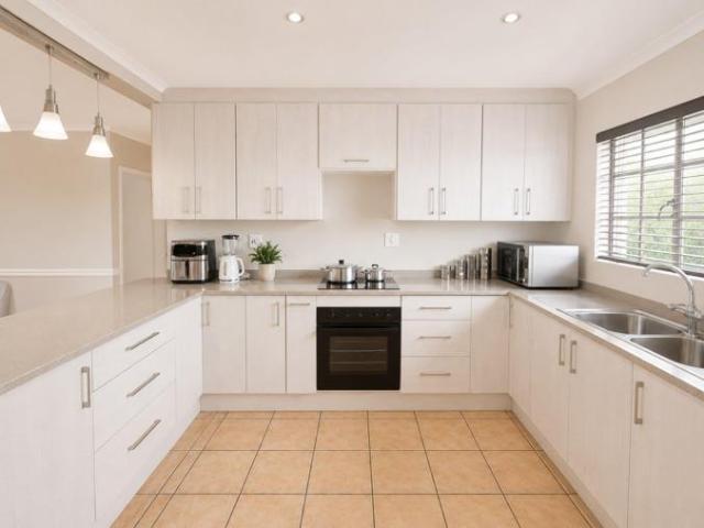 3 Bedroom Apartment / Flat to Rent in Faerie Glen