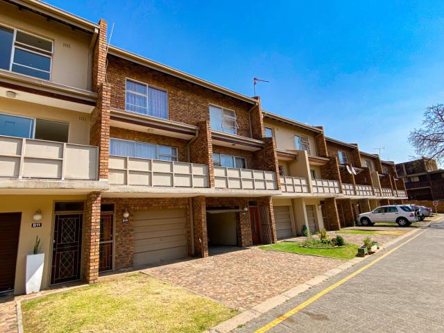 3 Bedroom Apartment / Flat To Rent in Ferndale