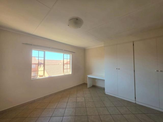 3 Bedroom Apartment / Flat To Rent in Hazeldean