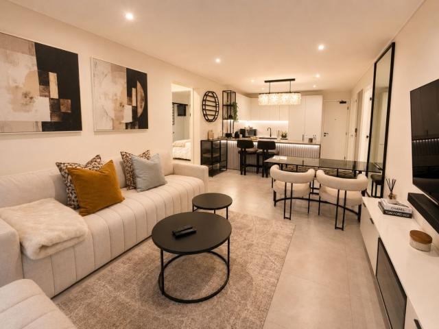3 Bedroom Apartment / Flat To Rent in Hyde Park