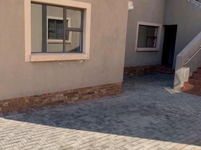 3 Bedroom Apartment / Flat to Rent in Ivy Park