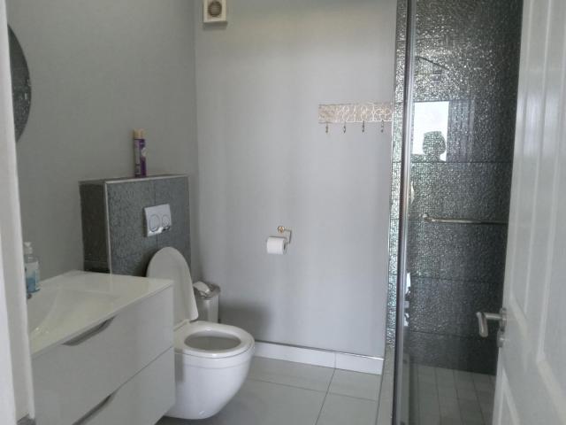 3 Bedroom Apartment / Flat To Rent in La Mercy
