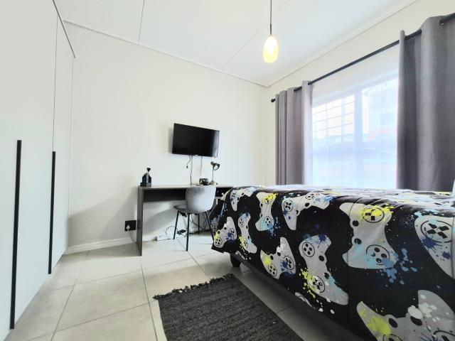 3 Bedroom Apartment / Flat To Rent in Linbro Park