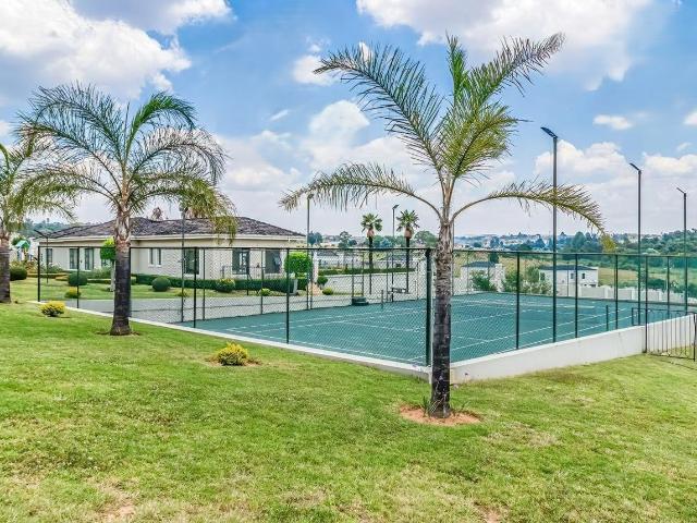 3 Bedroom Apartment / Flat To Rent in Maroeladal