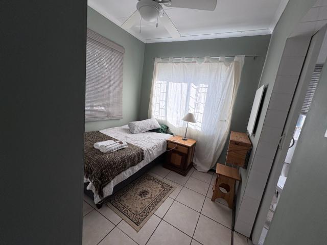 3 Bedroom Apartment / Flat To Rent in Middelpos