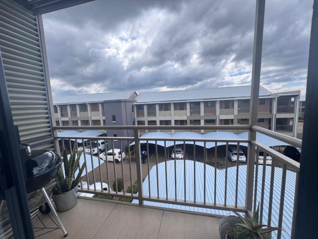3 Bedroom Apartment / Flat To Rent in Roodepark Eco Estate