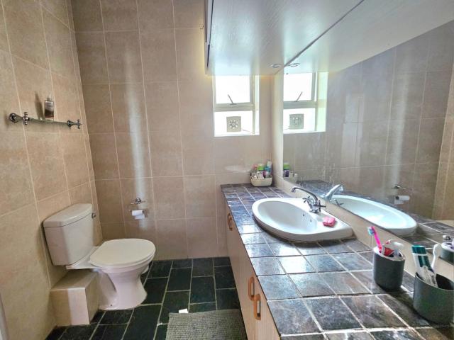 3 Bedroom Apartment / Flat To Rent in Summerstrand