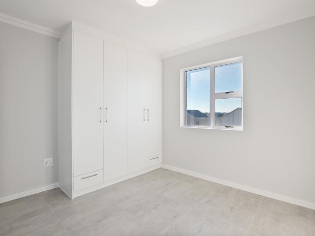 3 Bedroom Apartment / Flat To Rent in Sunningdale