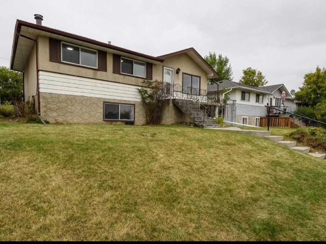 3 Bedroom Apartment for Rent at 1831 44 St Se, Calgary, AB T2B 1H9 Forest Lawn