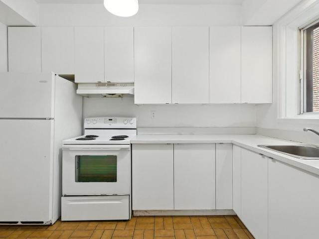 3 Bedroom Apartment for Rent at 1235 Av Bernard, Montréal, QC H2V 1V7 Outremont