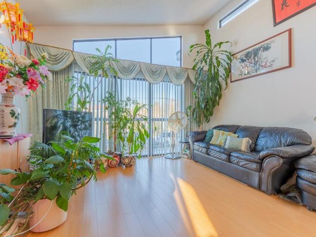 3 Bedroom Apartment for Rent at 2826 Euclid Ave, Vancouver, BC V5R 5C1 Renfrew Collingwood