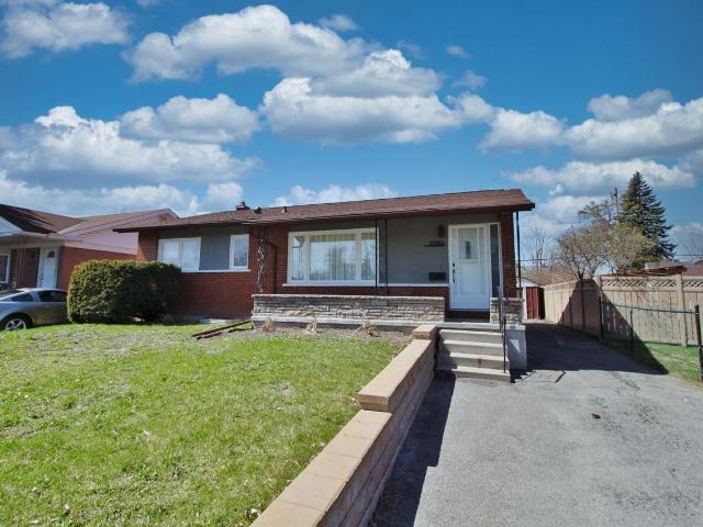 3 Bedroom Apartment for Rent at 2138 Saunderson Dr, Ottawa, ON K1G 2G2 Alta Vista