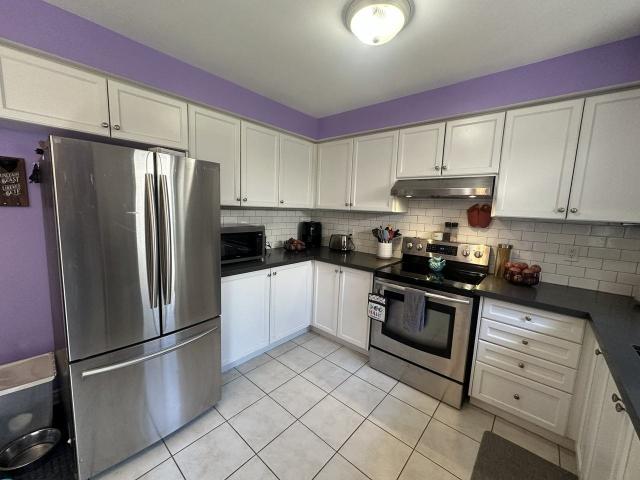 3 Bedroom Apartment for Rent at 22 Brown Wood Dr, Barrie, ON L4M 6N4 Little Lake