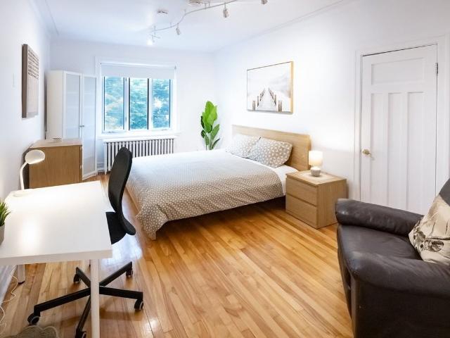 3 Bedroom Apartment for Rent at 3068 Av Lacombe, Montréal, QC H3T 1L4 Côte Des Neiges