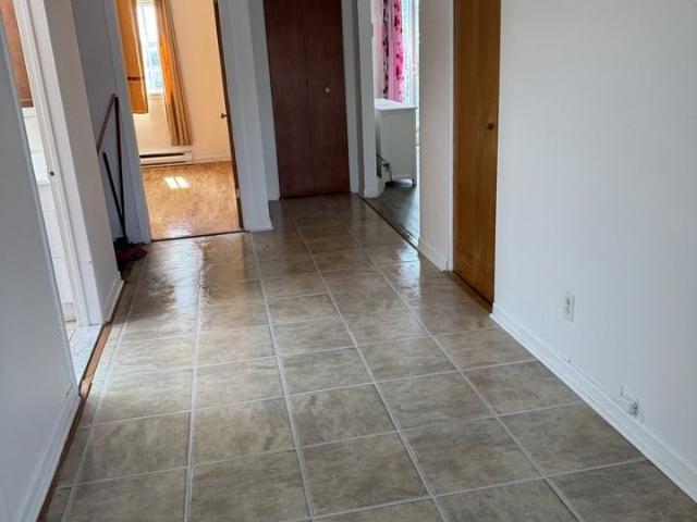 3 Bedroom Apartment for Rent at 4725 Rue Victorin, Montréal, QC H1R 3E2 Saint Léonard