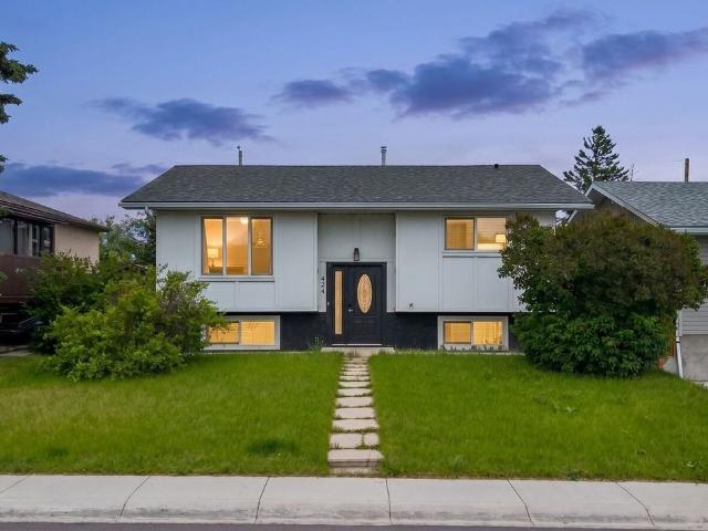3 Bedroom Apartment for Rent at 424 Penbrooke Cres Se, Calgary, AB T2A 3T7 Penbrooke Meadows