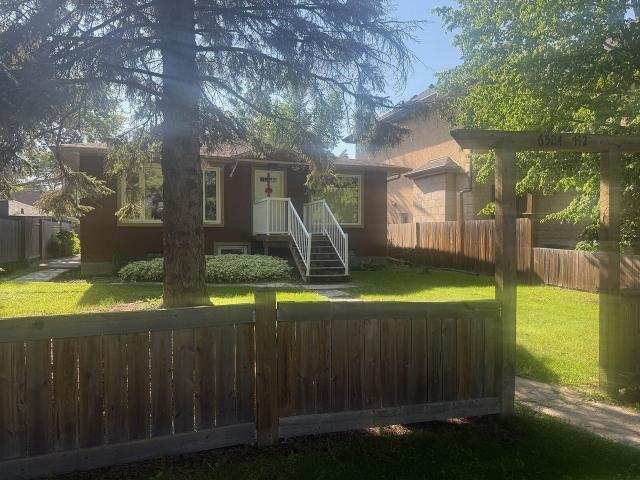 3 Bedroom Apartment for Rent at 6524 112 St Nw, Edmonton, AB T6H 4R2 Parkallen