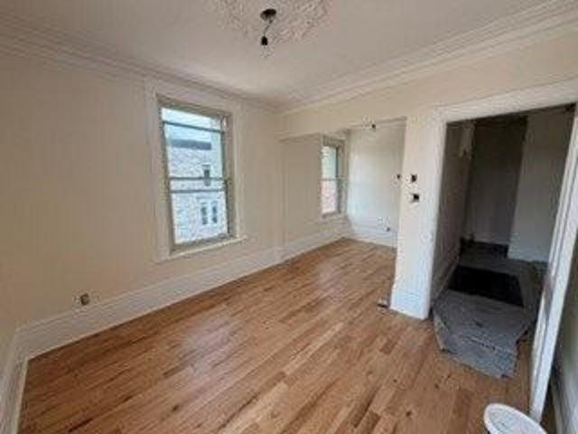 3 Bedroom Apartment for Rent at 703 Av Greene, Montréal, QC H4C 2J8 Le Sud Ouest