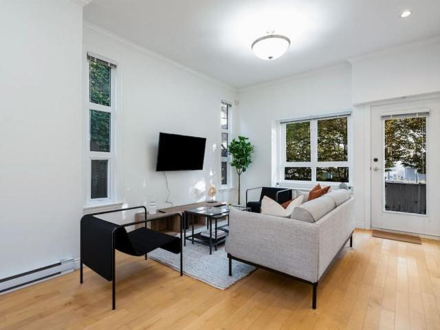 3 Bedroom Apartment for Rent at 8473 Cambie St #1051776P, Vancouver, BC V6P 3J9 Marpole