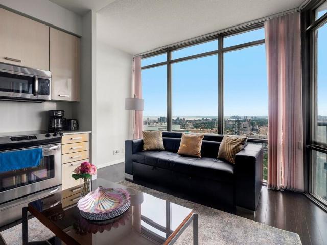 3 Bedroom Apartment for Rent at 880 Bay St #1467225P, Toronto, ON M7A 2B6 Bay Street Corridor