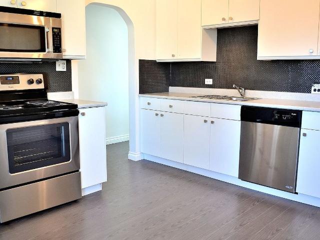 3 Bedroom Apartment for Rent at 932 15 Ave Ne, Calgary, AB T2E 1J1 Renfrew