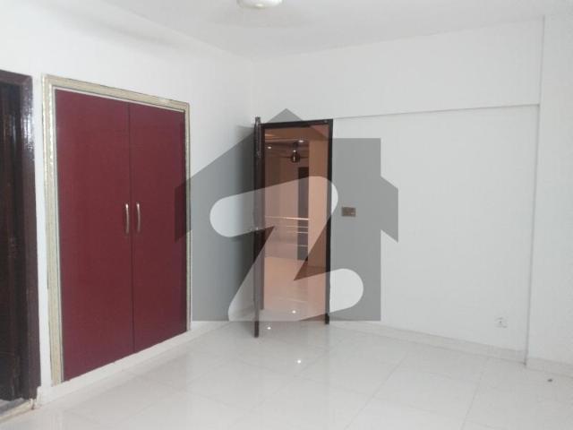 3 bedroom apartment for rent Clifton Block 2