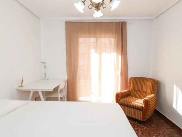 3 bedroom apartment for rent in Aiora, bills included