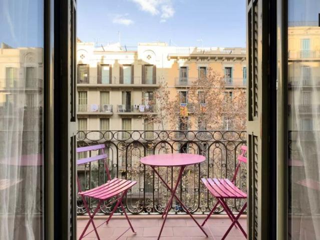 3 bedroom apartment for rent in l'Antiga Esquerra de l'Eixample, professionals only, couples allowed, students allowed