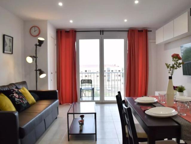 3 bedroom apartment for rent in Cabanyal Canyamelar