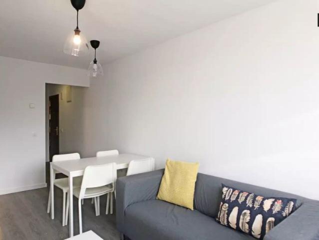 3 bedroom apartment for rent in Campamento, perfect for professionals or students